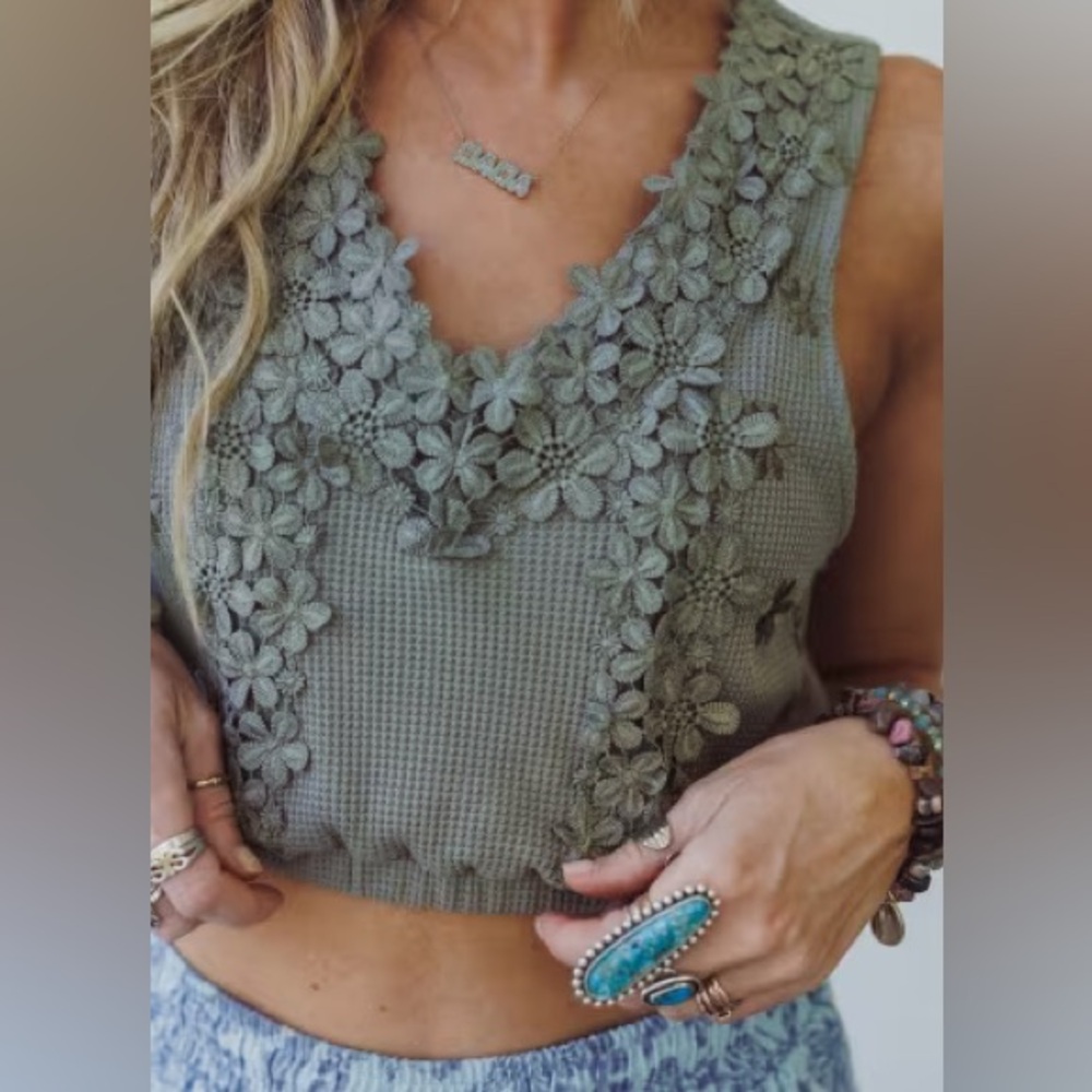 POL Green Floral Lace Crop Top